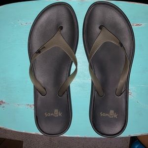 Women’s Flip Flops Size 9.5